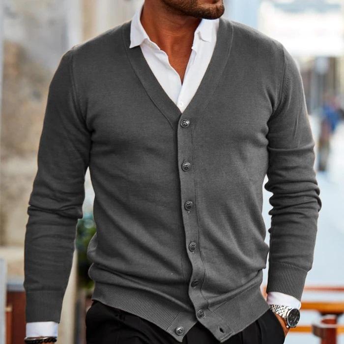 Edle Herren Strickjacke aus Feinstrick mit V-Ausschnitt. Moderne Knopfleiste für einen Business Casual Look.