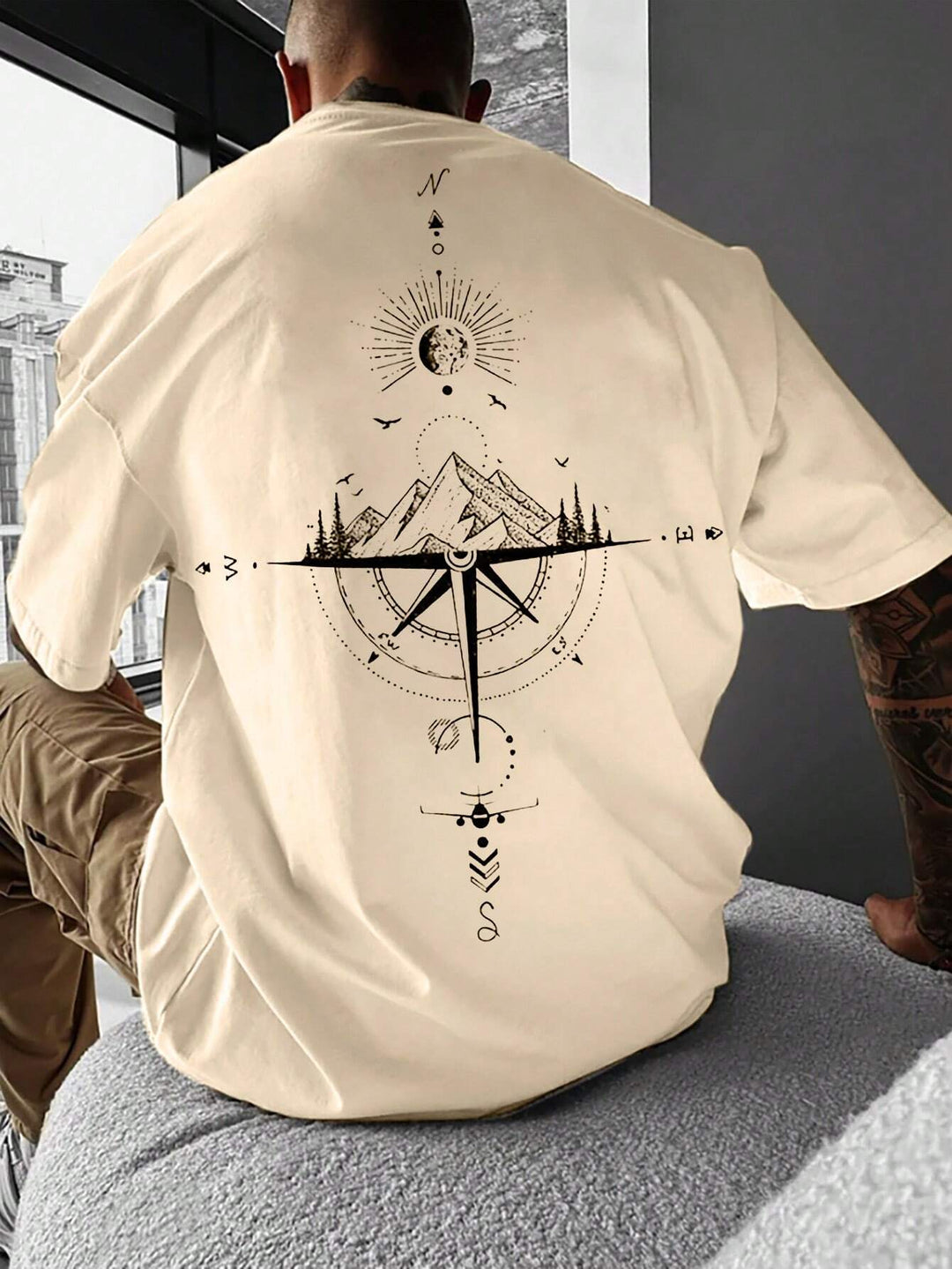Herren T-Shirt Gipfelblick mit Bergmotiv, perfekt für Outdoor-Abenteuer und den Alltag.
