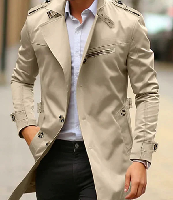 Klassischer Herren Trenchcoat in Beige, stilvoll & vielseitig für Business & Freizeit. Eleganter Übergangsmantel.