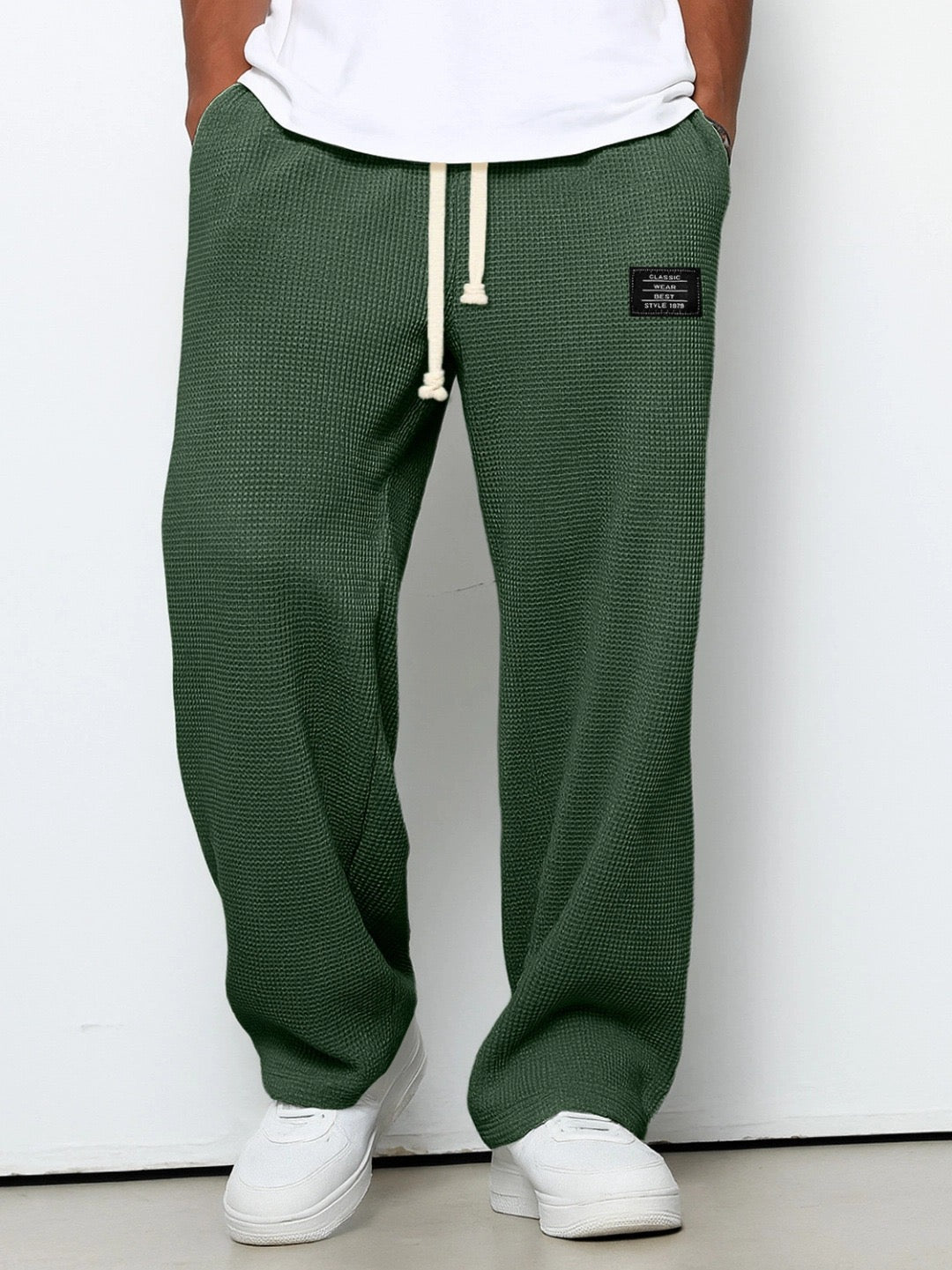 Herrenhose: Weite Passform, verstellbarer Bund & mehrere praktische Taschen. Ideal für den modernen Streetwear-Look.