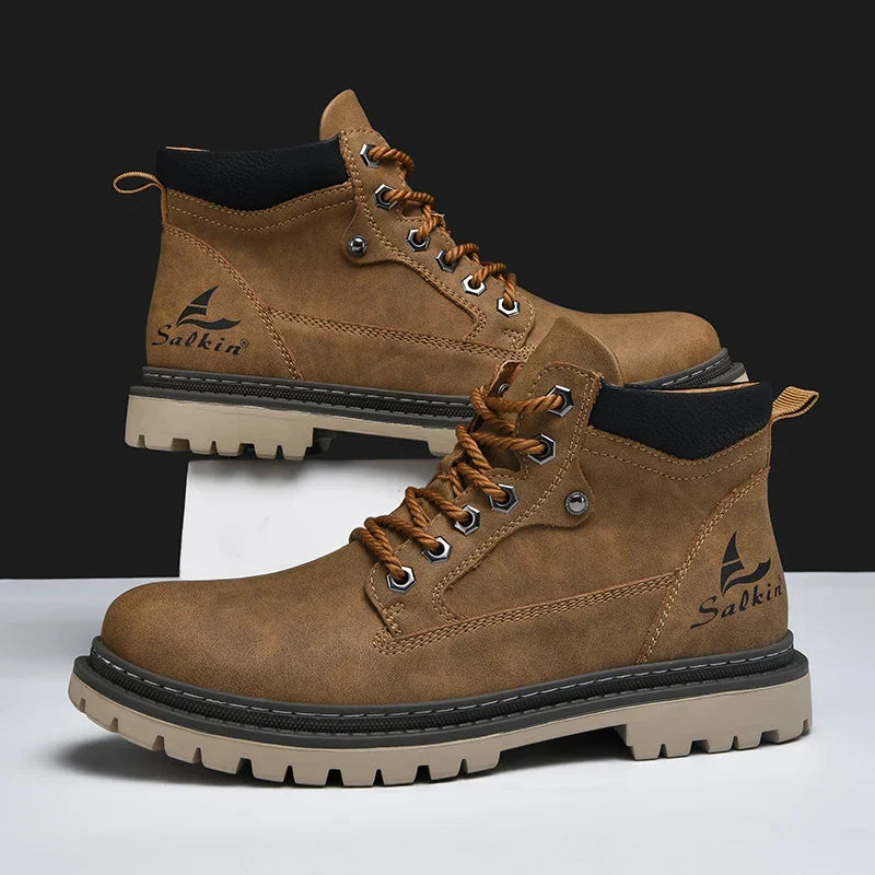 Warme Herren Winterschuhe, geschnürt, mit starker Profilsohle für sicheren Tritt auf Schnee und Eis.