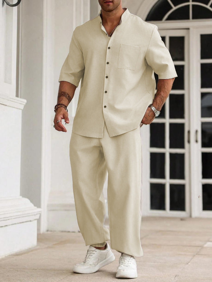 Modernes Herren Zweiteiler Set mit lässiger Eleganz. Komfortabler Zweiteiler, perfekt für einen stilvollen Auftritt.