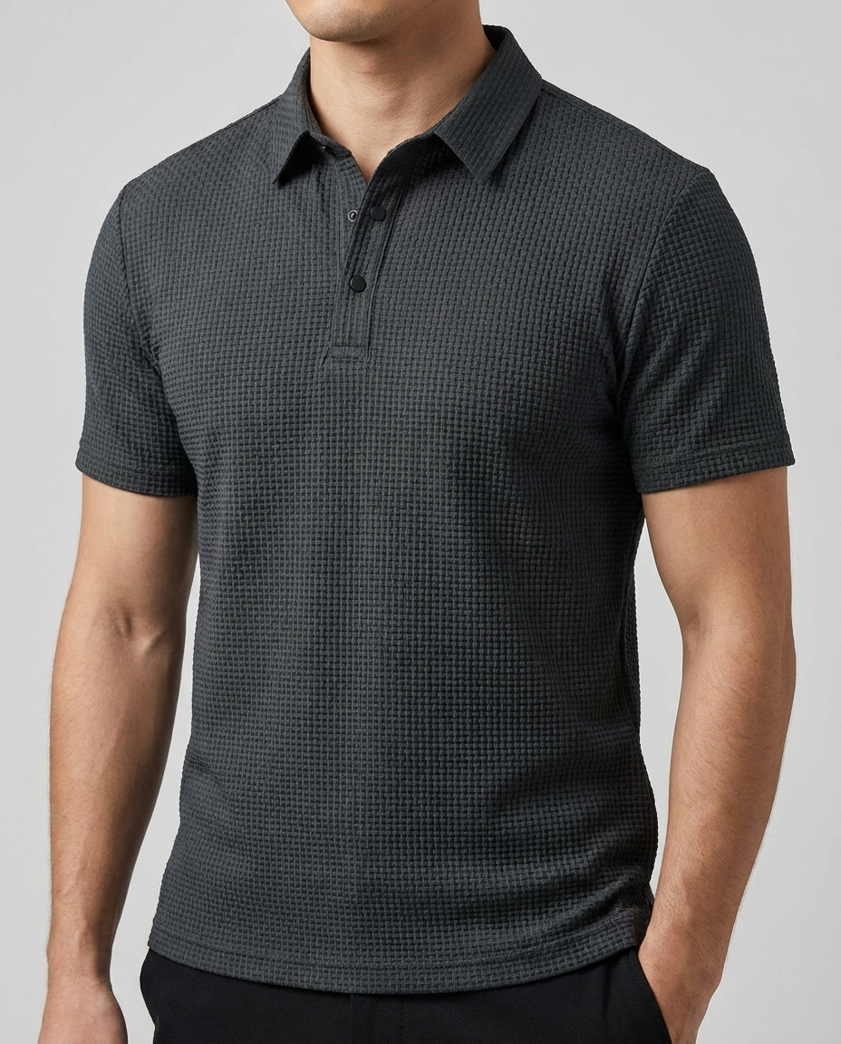 Herren Poloshirt Kurzarm, strukturiert in Dunkelblau. Komfortables Freizeit-Poloshirt für den Alltag.