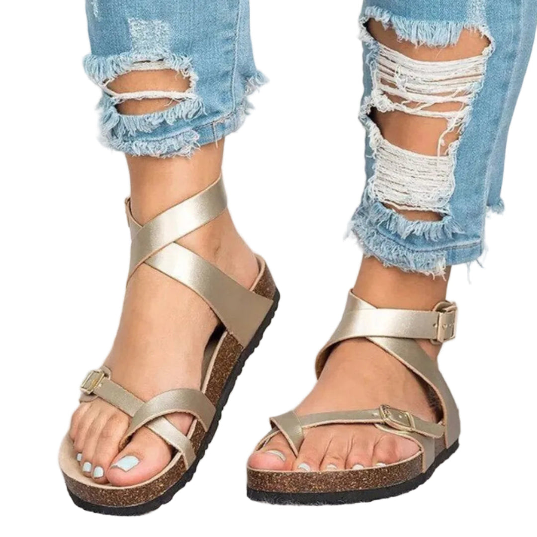Offene Damensandalen mit verstellbaren Riemen für optimalen Sitz. Perfekte bequeme Sommersandalen für jeden Tag.