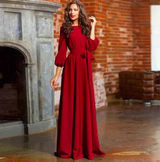 Langes, formelles Damenkleid mit Ärmeln, vielseitig als Hochzeitsgast- oder Partykleid geeignet.