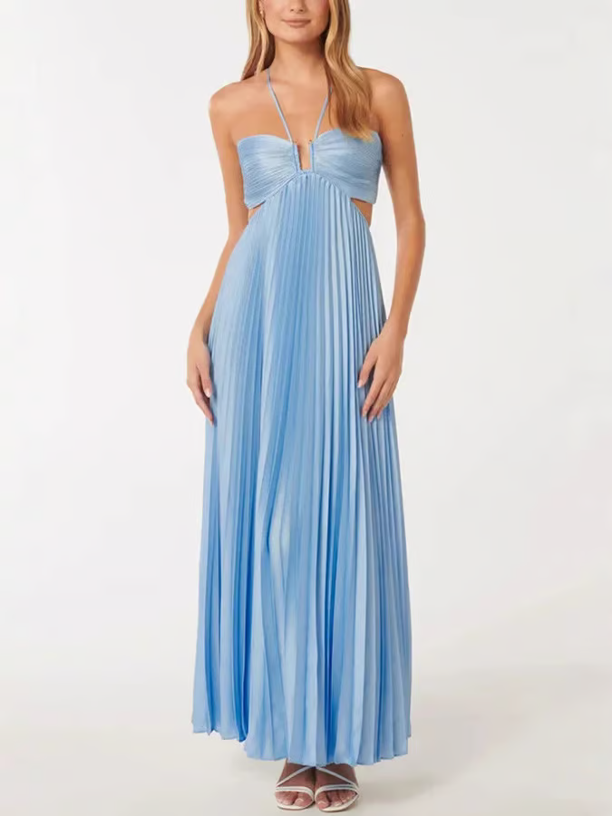 Blaues plissiertes Maxikleid mit Neckholder für Damen, elegant und fließend, perfekt für Sommerabende.