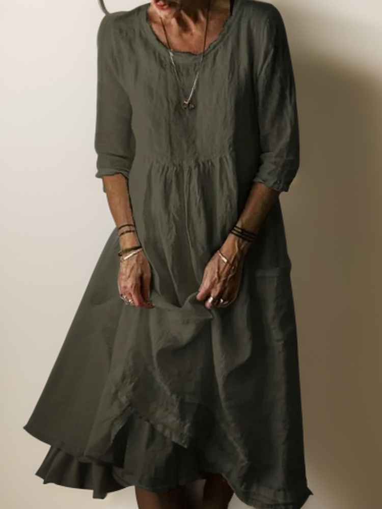 Langes, komfortables Damen Herbst-Maxikleid in Blau, A-Linie mit Rundhalsausschnitt und langen Ärmeln.