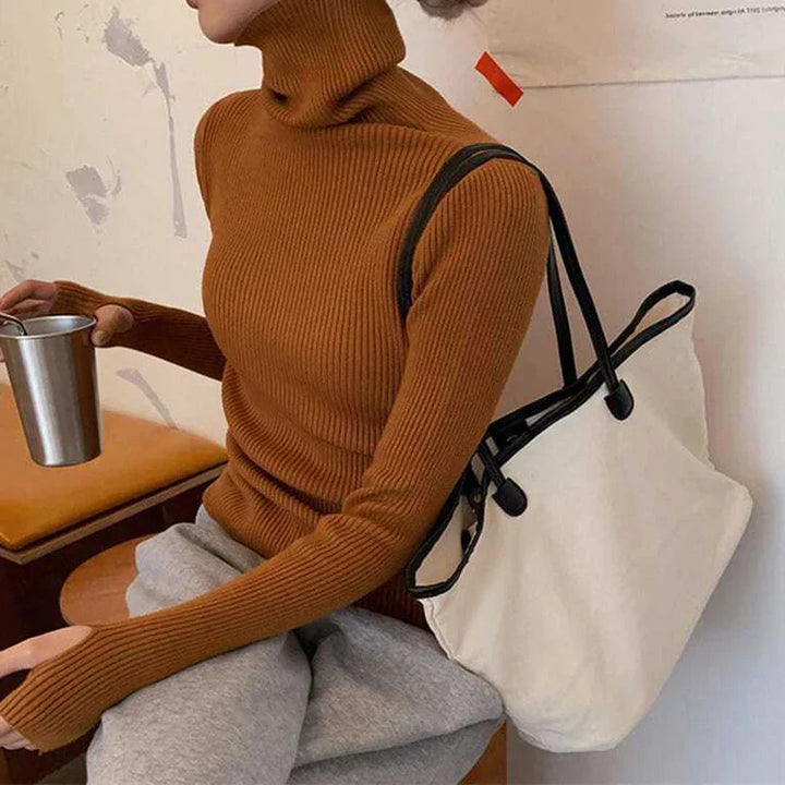 Basic grüner Damen Slim Fit Rollkragenpullover, perfekt für Layering.