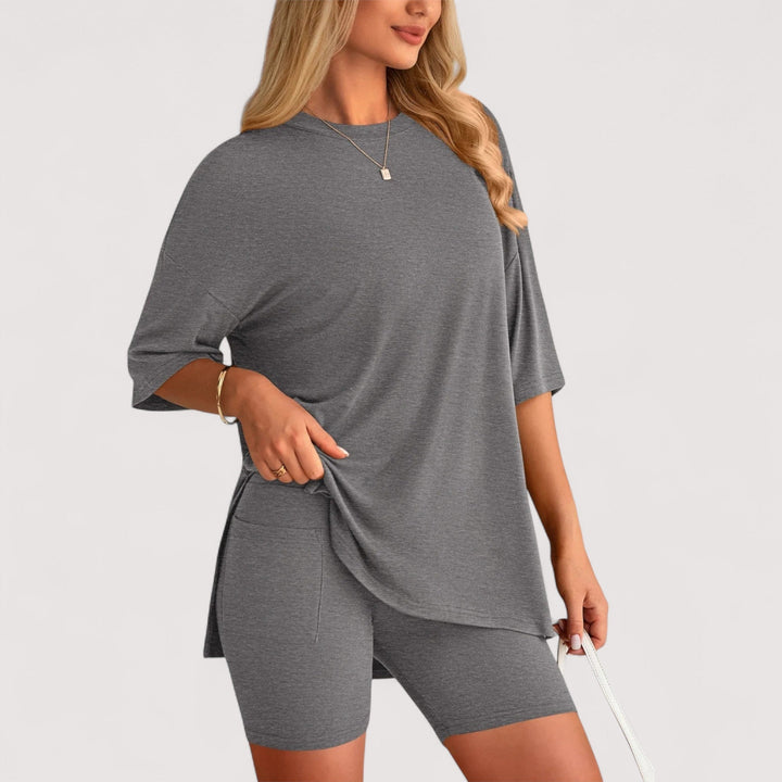 Stilvolles 2-teiliges Set: Lockeres Damen T-Shirt & High-Waist Shorts, perfekt für entspannte Tage.