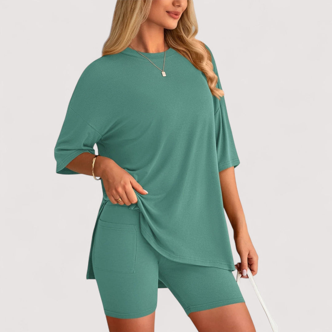 Trendiges Damen Freizeit Set: Lockeres T-Shirt & High-Waist Shorts, für einen entspannten Sommerlook.