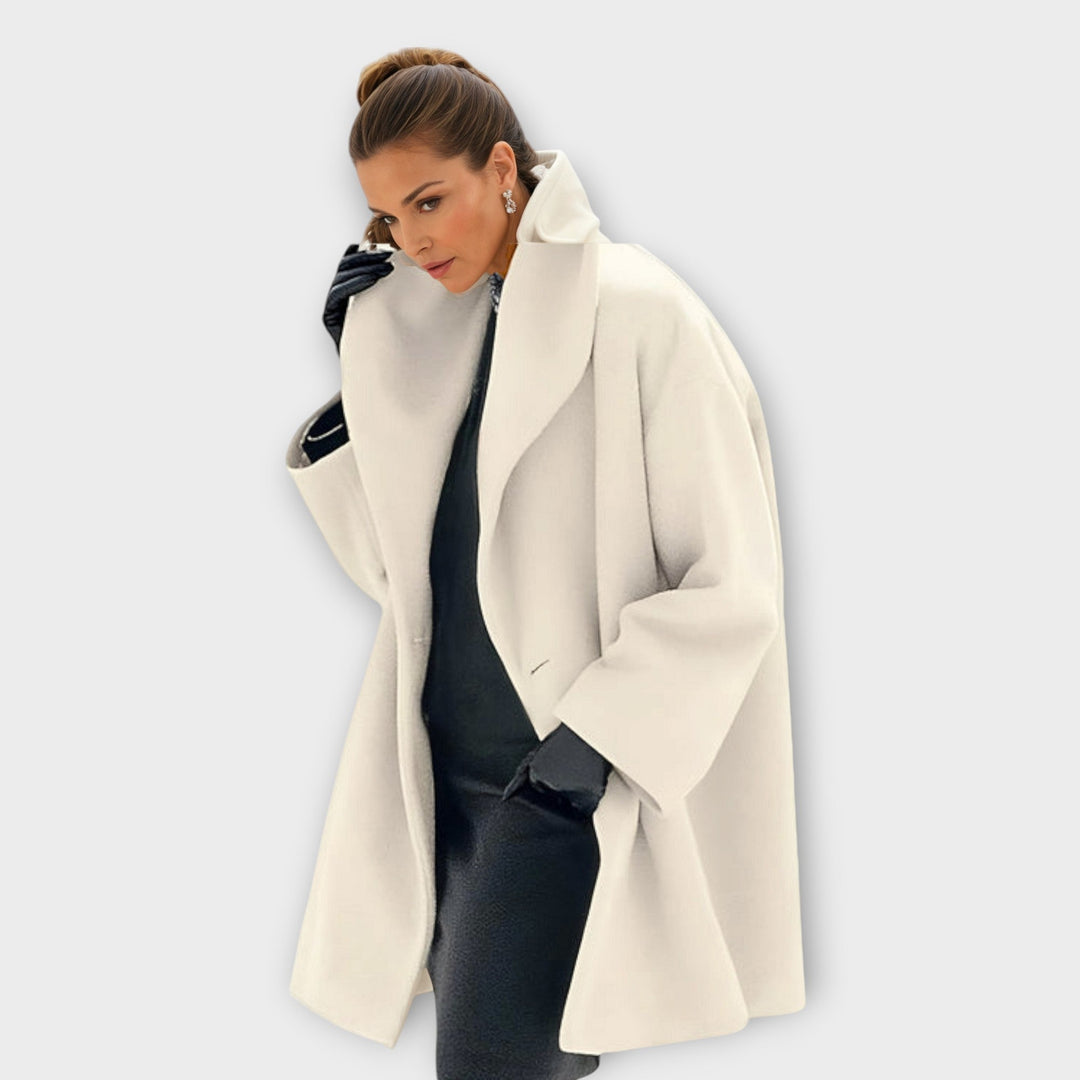 Moderne Damen Windjacke, elegant und warm. Figurbetonter Schnitt mit Schalkragen, perfekt für kühle Tage.