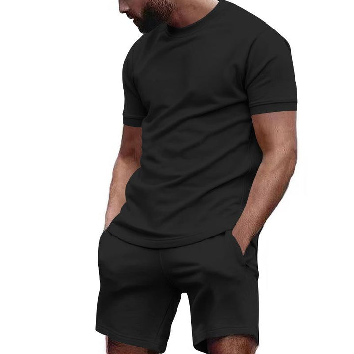 Atmungsaktives Herren T-Shirt, passend zur Shorts. Komfortables Freizeit Set für Männer im Sommer.