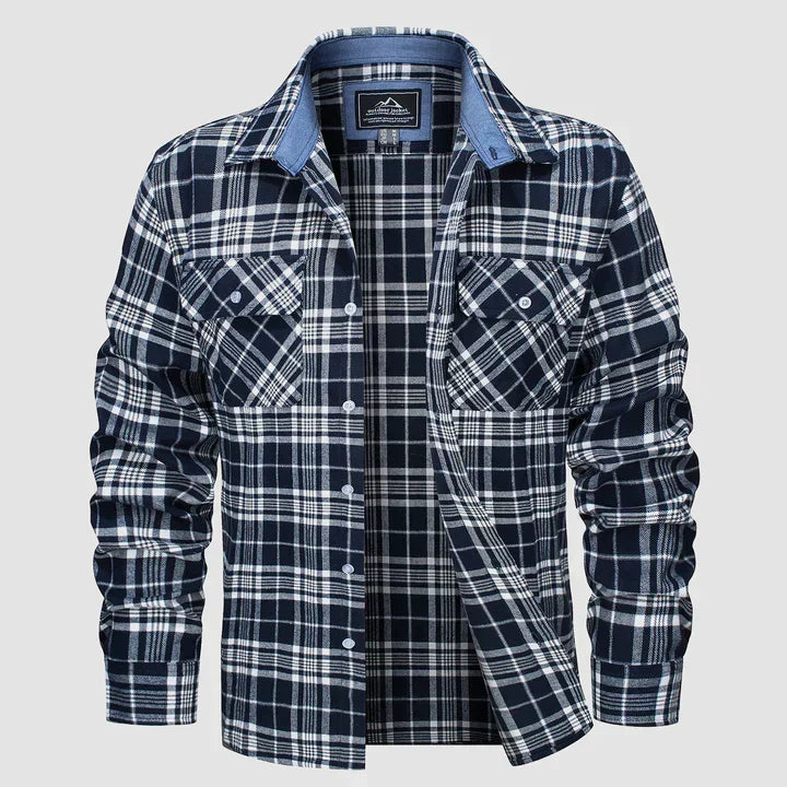 Gemütliches Herren Freizeit-Hemd Logan, kariertes Muster, Langarm. Perfekt für Herbsttage & entspannte Outfits.