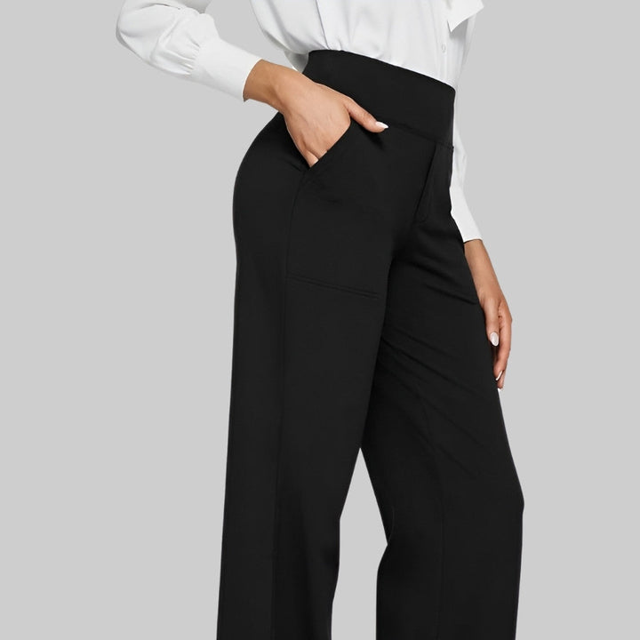 Bequeme Pull-on Damen Stretchhose, hohe Taille und praktische Seitentaschen, einfacher Tragekomfort.