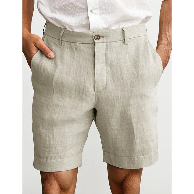 Stilvolle Herren Chino Shorts, vielseitig kombinierbar für einen modischen Casual-Look im Sommer.