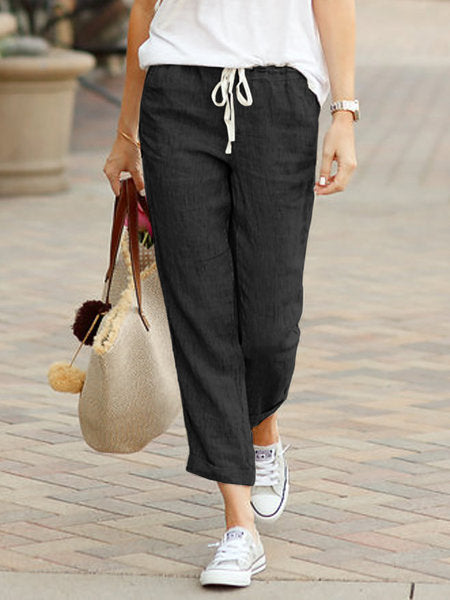 Leichte Sommerhose für Damen mit weitem Schnitt und Kordelzug, bequem und elegant für warme Tage.