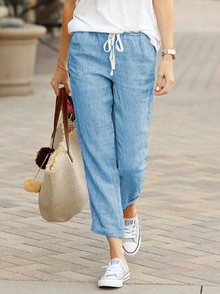 Bequeme Damenhose mit Kordelzug und weitem Bein, vielseitig als sommerliche Alltagshose für Damen.