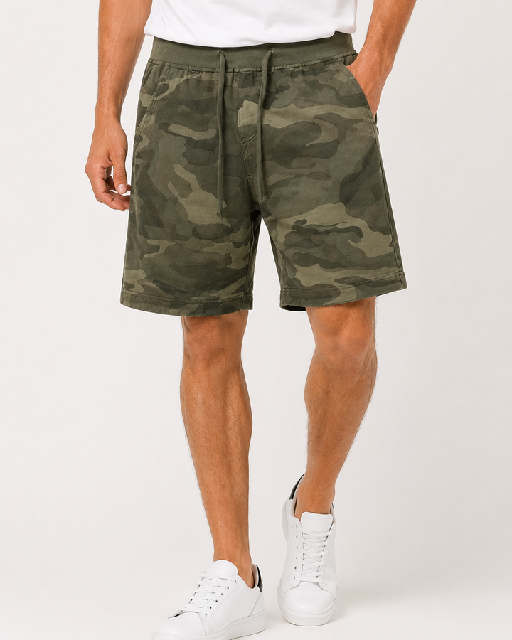 Lässige Herren Camouflage Shorts für den Sommer, bequem und stilvoll. Perfekt für Freizeit und Outdoor-Aktivitäten.