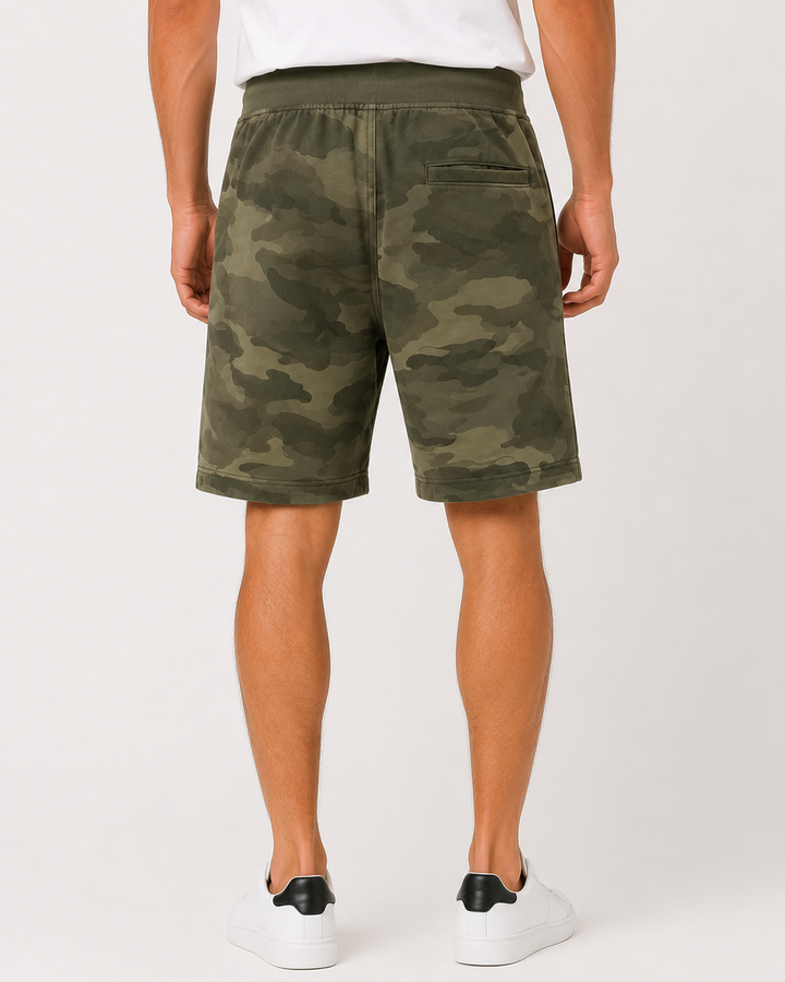Grüne Herren Camouflage Shorts, modisch und robust. Ideal als Freizeitshorts oder Outdoor Shorts für Herren.