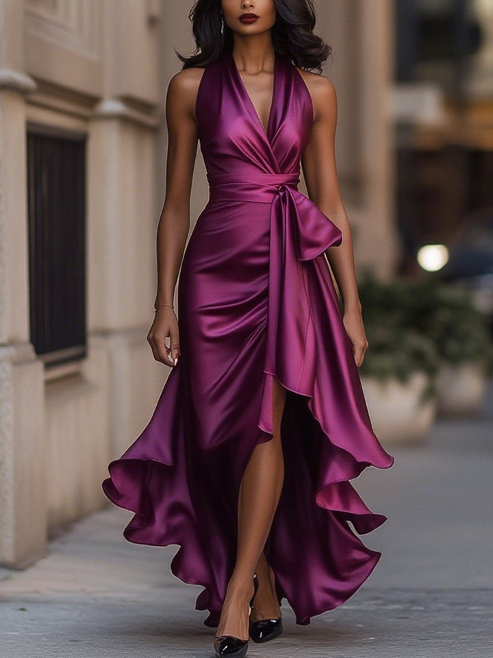 Elegantes Damen Maxikleid im Wickelstil mit fließendem Saum. Figurbetont und festlich für Gala, Hochzeit oder Abend.