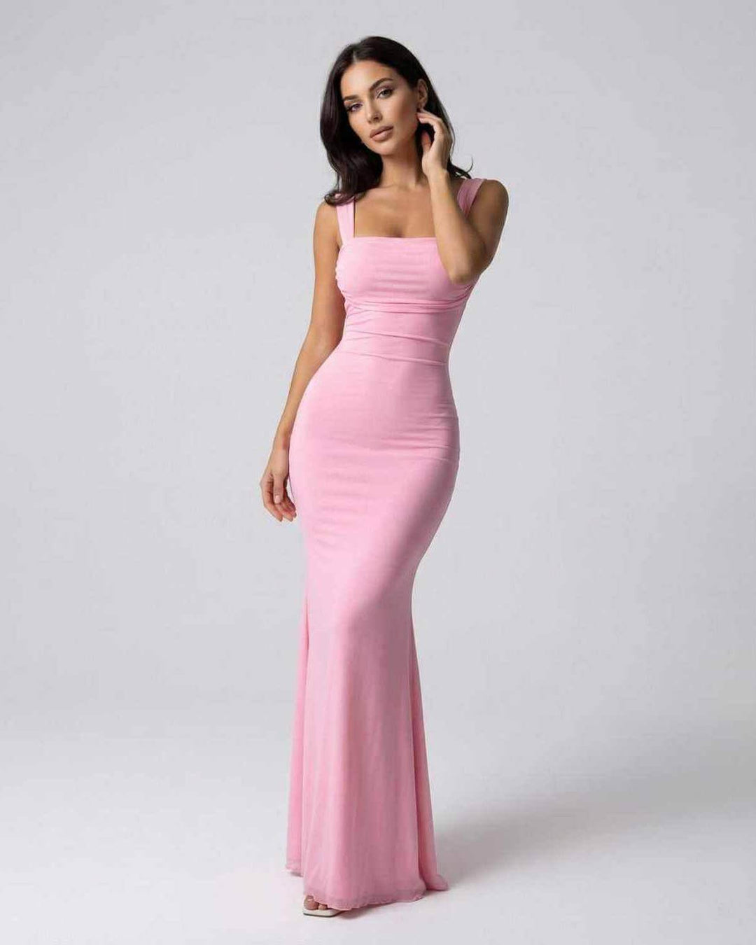 Zartrosa Damen Maxi-Kleid, elegant & schmeichelhaft für besondere Anlässe.