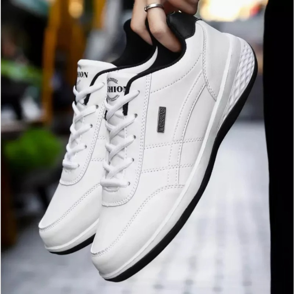 Stylische Herren Sneaker mit orthopädischer Unterstützung, perfekt für Komfort & modernen Look.