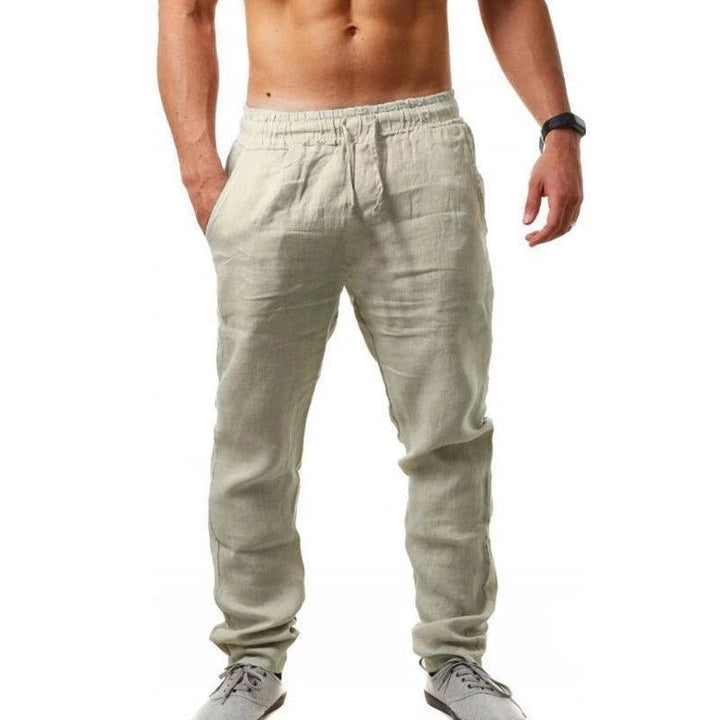 Entspannte Herren Freizeithose. Leichte Sommerhose für gemütliche Abende oder aktive Urlaubstage.