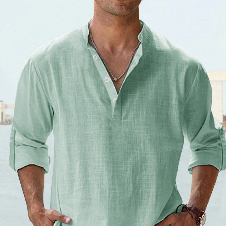 Leichtes, atmungsaktives Herren-Sommerhemd in Slim Fit. Ideal für heiße Tage und legere Freizeit.