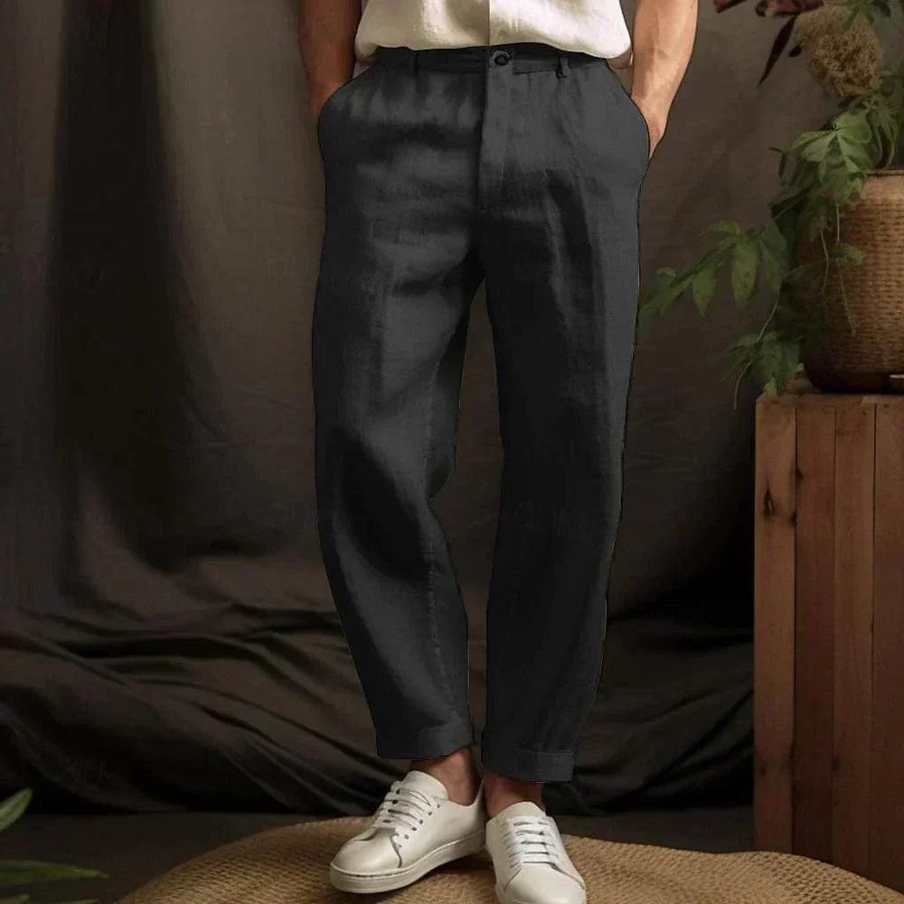 Leichte Herren-Sommerhose mit geradem Schnitt & lockerer Passform. Perfekt für entspannte Freizeit-Looks.