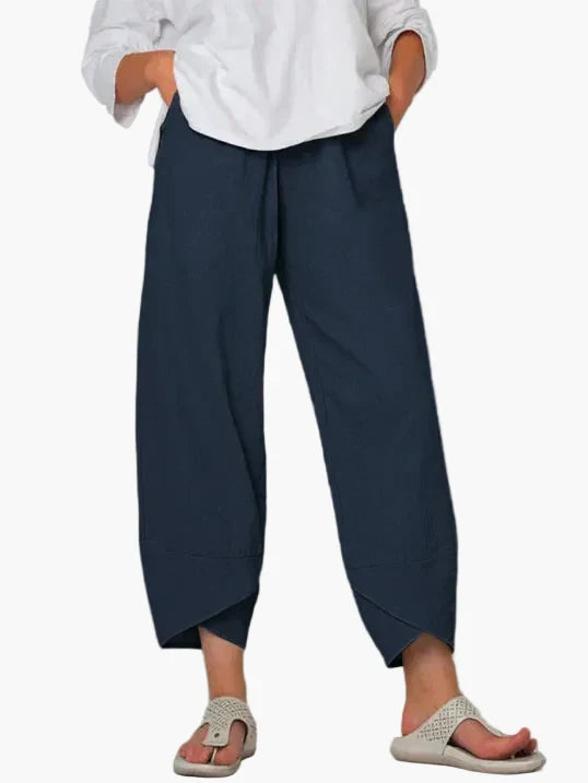 Komfortable, luftige Damenhose mit weitem Schnitt, perfekt als Freizeithose im Sommer.