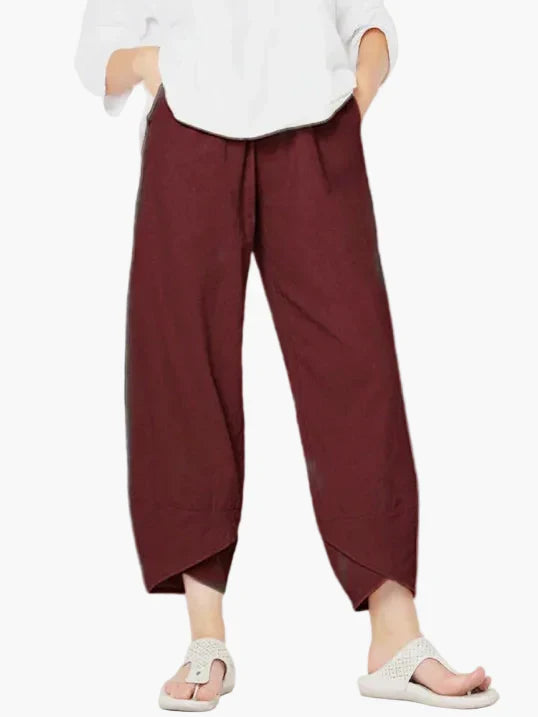 Stilvolle Damen Cropped-Hose, weit geschnitten und luftig, passt perfekt zu moderner Alltagskleidung.
