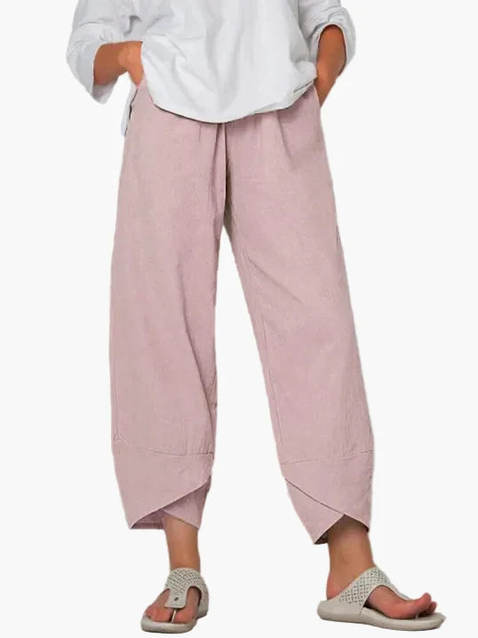 Entspannte Damen Cropped-Hose, lockere Passform und hoher Komfort, ideal für einen lässigen Look.