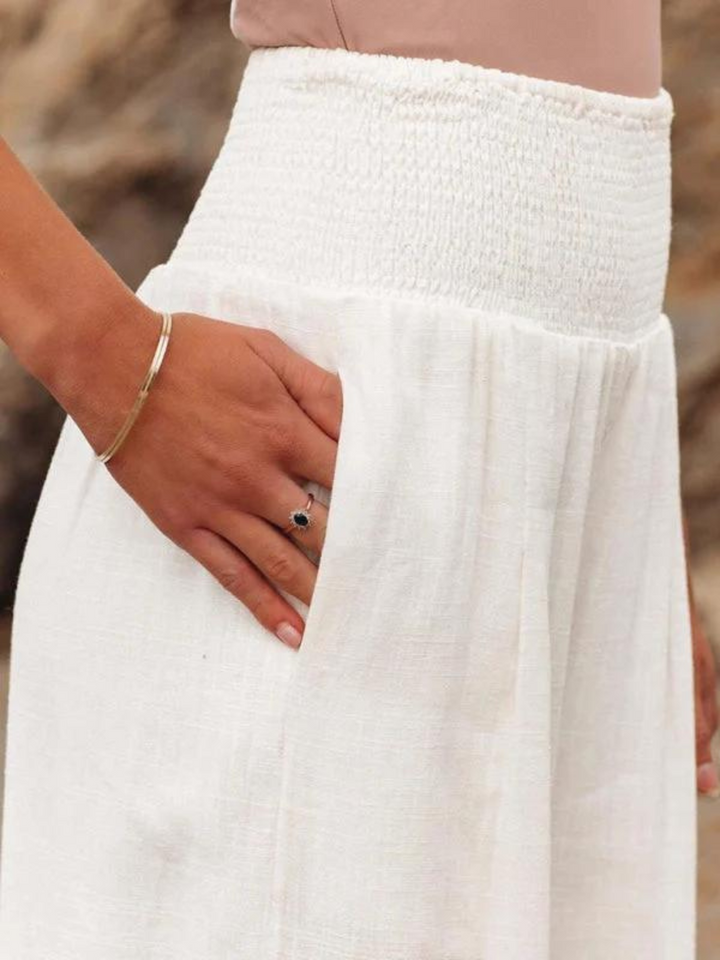Komfortable Damen Sommerhose Greta: Weites, leichtes Design für stilvolle und entspannte Looks.