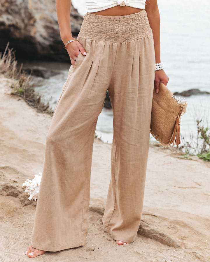Elegante weite Damen Sommerhose Greta, luftig und bequem, ideal für Freizeit und Strandtage.