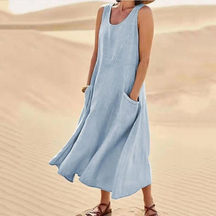 Ärmelloses Damen Sommerkleid mit Rundhals. Leicht, luftig & bequem, perfekt als Freizeit- und Strandkleid.