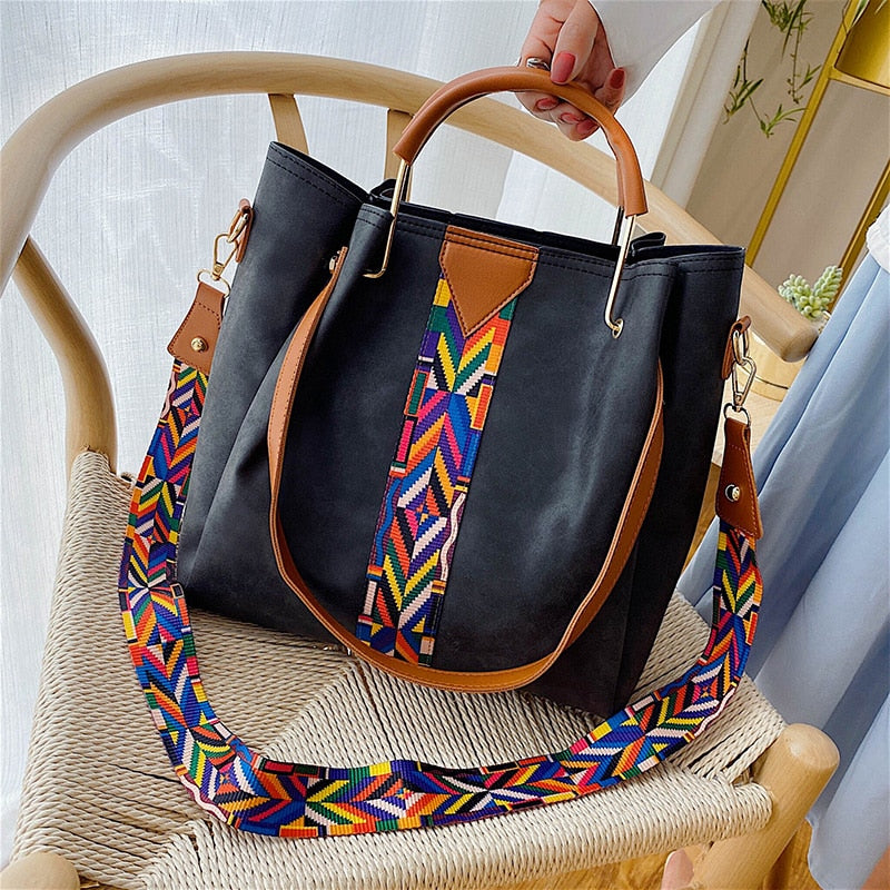 Geräumige Damen Alltagstasche aus PU-Leder, ideal als praktische Handtasche oder Shopper für den täglichen Gebrauch.