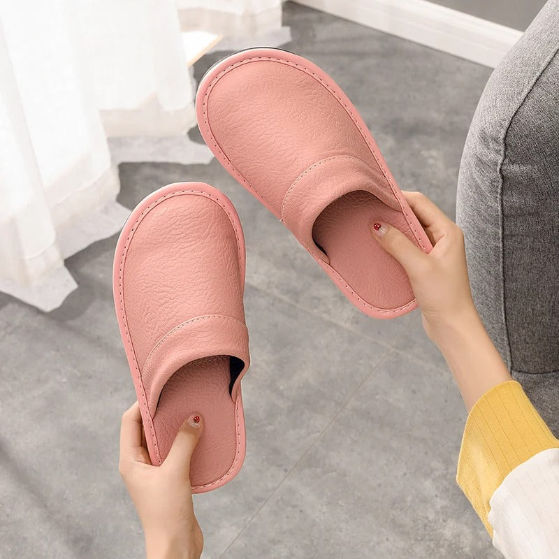 Flauschige, klassische Unisex Pantoffeln für ultimativen Komfort und warme Füße zuhause.