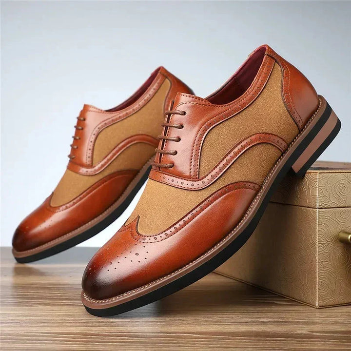 Komfortable, gepolsterte Herren Oxford Brogues. Rutschfeste zweifarbige Business-Schnürschuhe für Büro & Alltag.