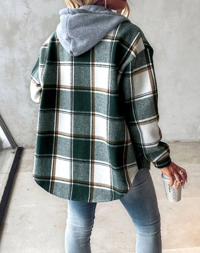 Grüner Damen Hoodie mit Kapuze und langen Ärmeln, perfekt für entspannten Stil und kühle Tage.