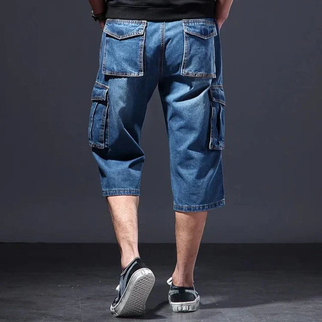 Lässige Herren Cargo-Shorts für Outdoor-Aktivitäten. Diese bequemen Freizeitshorts bieten viel Bewegungsfreiheit.