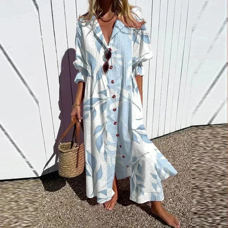 Detailansicht: Blumendruck auf fließendem Damen Boho Maxikleid mit V-Ausschnitt. Ideal für Sommer-Events.