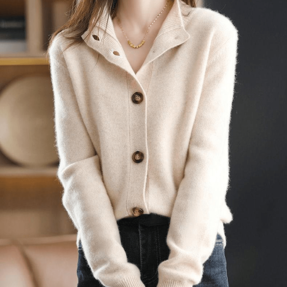 Kurzarm Damen Cardigan, eine modische, kurze Strickjacke, ideal als elegantes Oberteil für jede Frau.