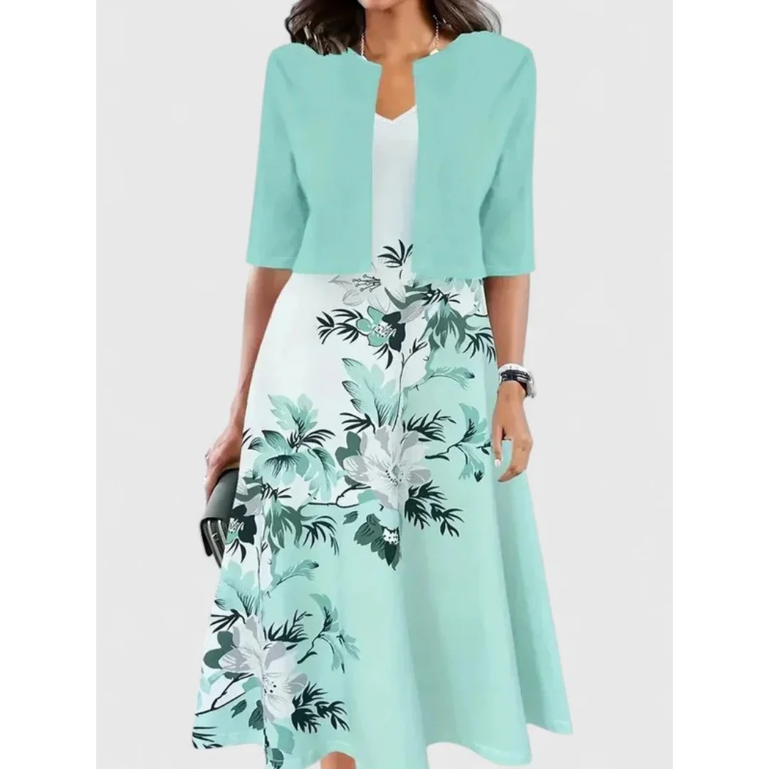 Bequemes Damen Midikleid Set, bestehend aus luftigem Boho-Kleid und leichtem Cardigan. Perfekt für den Sommer.