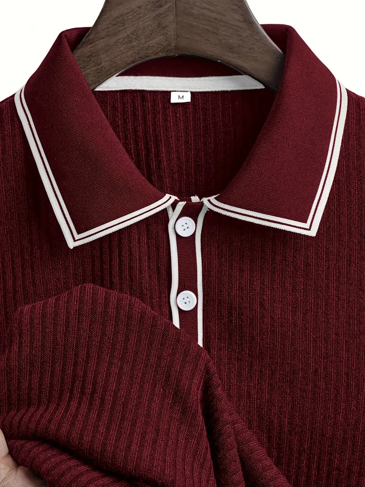 Klassisches Marineblaues Herren Polohemd, Kurzarm, weich und angenehm zu tragen.
