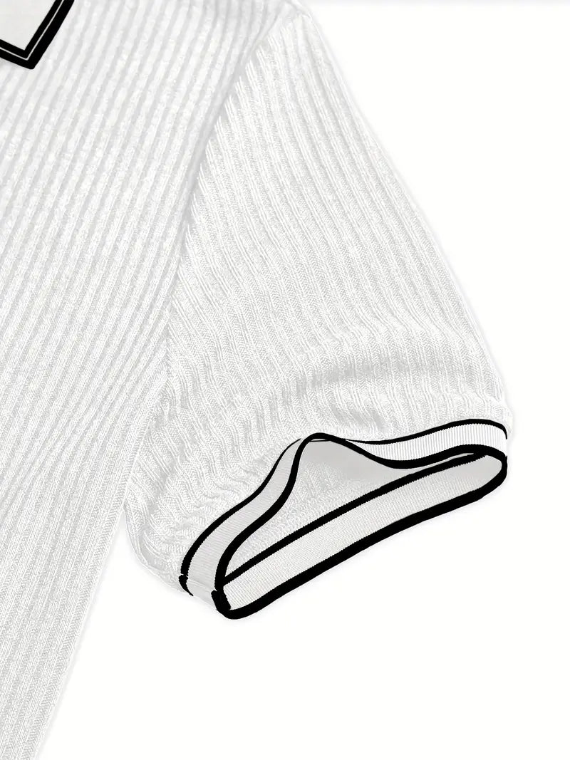 Schickes Himmelblaues Herren Polohemd, Kurzarm, perfekt für Smart Casual und Sommer.