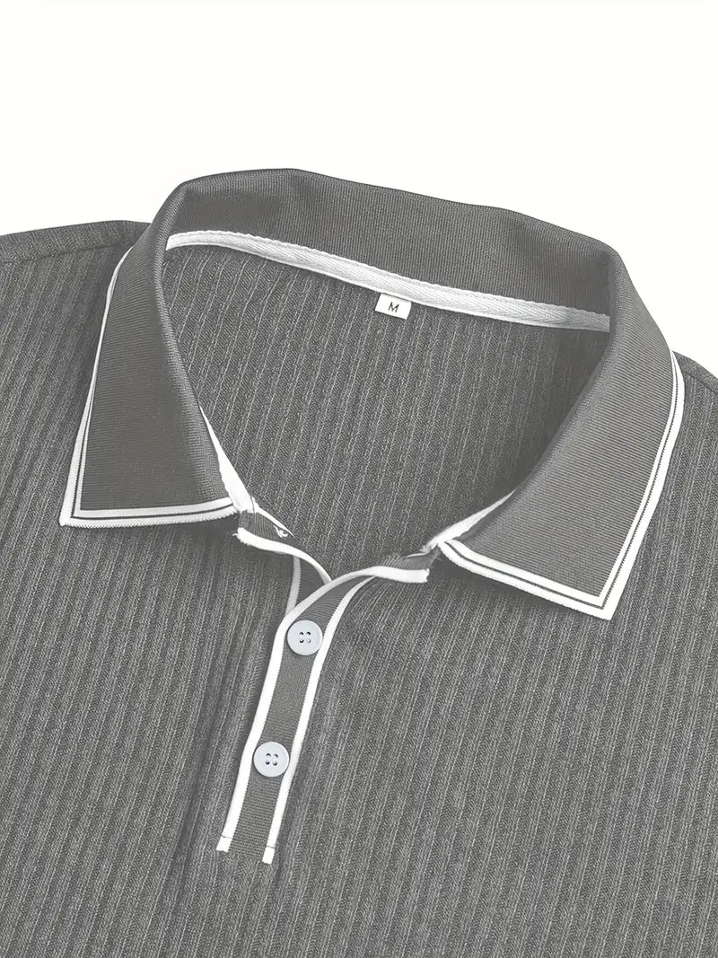 Weißes elegantes Kurzarm-Polohemd für Herren, perfekt für stilvolle Auftritte.