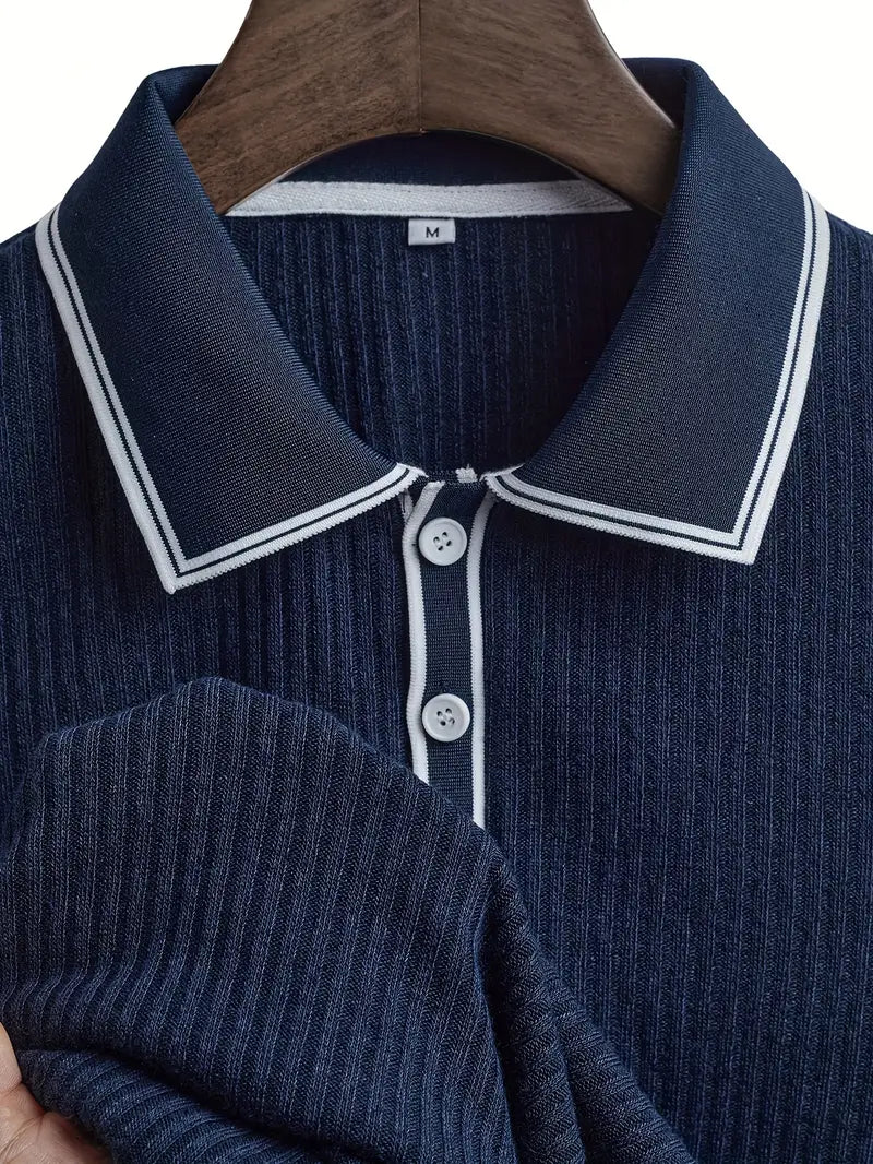 Elegantes Marineblaues Herren Polohemd, Kurzarm, gerippter Kragen, perfekt für Freizeit & Büro.