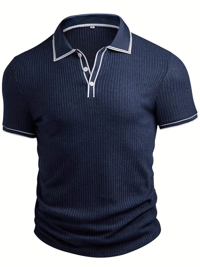Rotes Herren Kurzarm-Polohemd, komfortabel & modern, ideal für stilvolle Sommeroutfits.