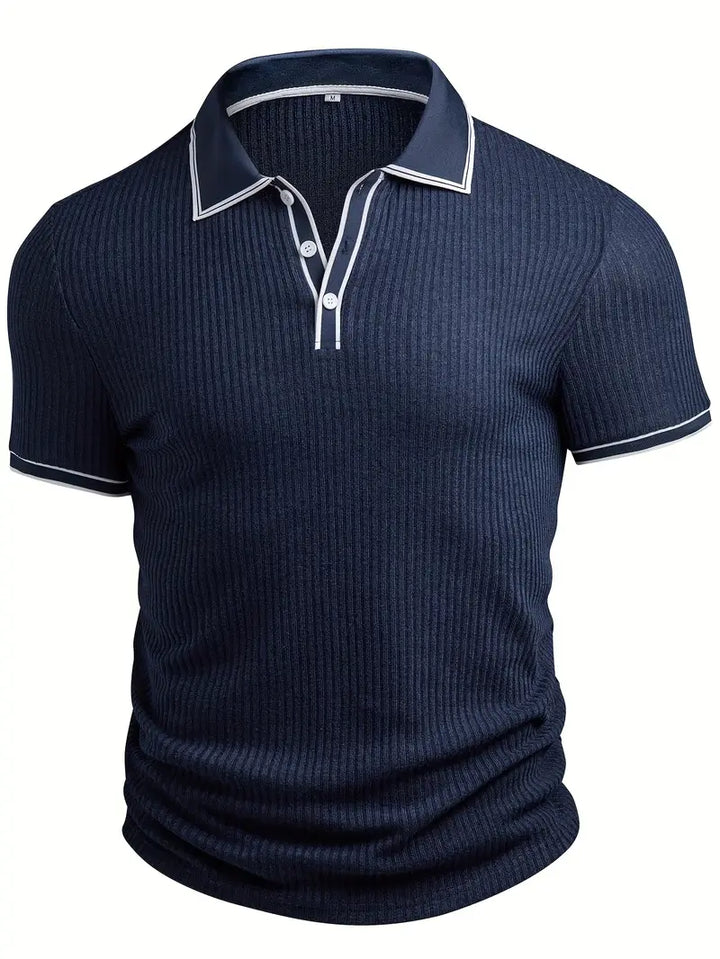Rotes Herren Kurzarm-Polohemd, komfortabel & modern, ideal für stilvolle Sommeroutfits.