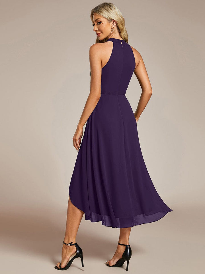 Schmeichelhaftes A-Linie Midikleid mit Halterneck für Damen, festlich, für elegante Abende.